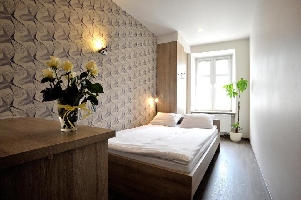 Hostel Promenada Rzeszów Rom bilde