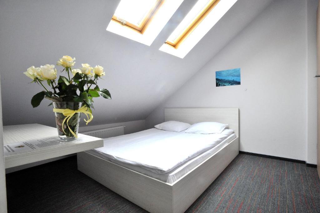 Hostel Promenada Rzeszów Rom bilde