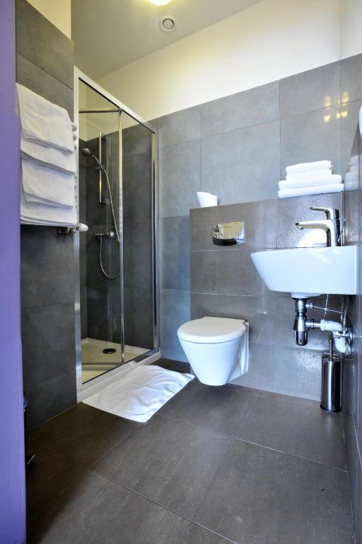 Hostel Promenada Rzeszów Rom bilde